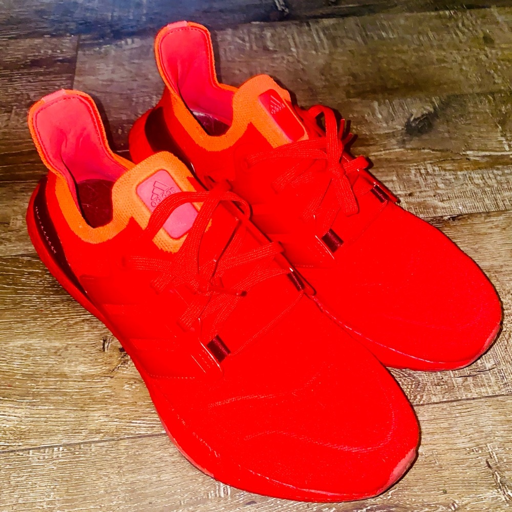 Adidas ultraboost  22shoes size 11 1/2